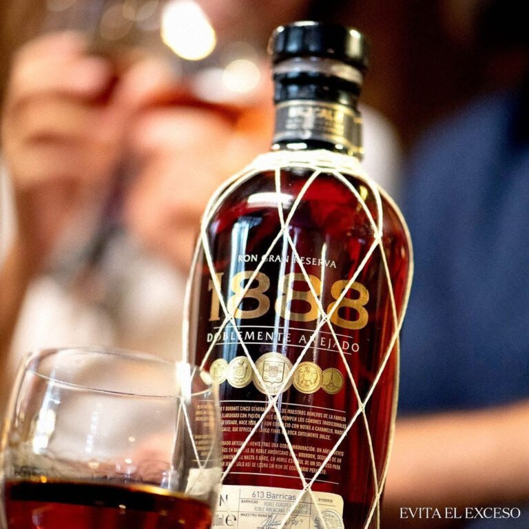 DESCUBRE EL ARTE DE BEBER RON ULTRA PREMIUM DERECHO