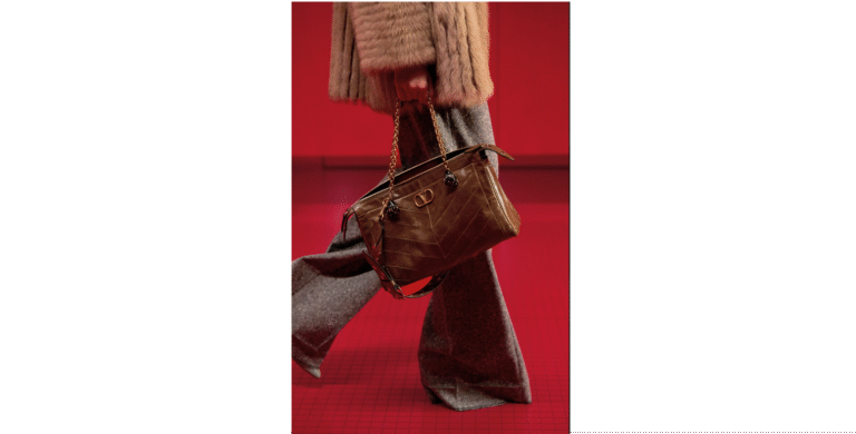 Valentino Garavani Panthea Bag. Un nuevo ícono de la elegancia y audacia de Alessandro Michele